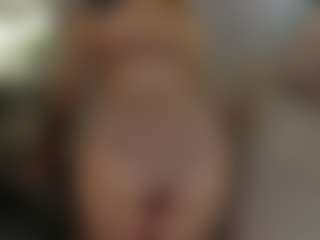 Live cam show with Brie Hunter - Wet on xblisslive.com