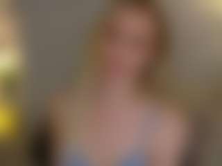 Live cam show with Brie Hunter - White on SinfulBabes