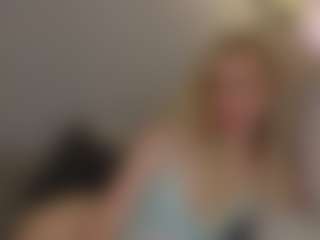 Live cam show with Brie Hunter - Petite on Camsoda