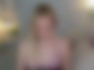 Live cam show with Brie Hunter - American Blonde Hair on Camsoda