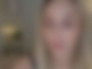 Live cam show with Brie Hunter - Blonde Hair HD on Fling VIP Chat