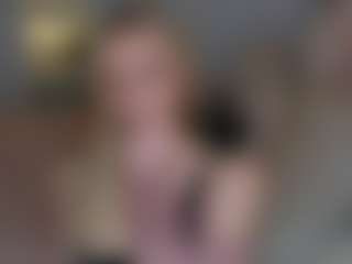 Live cam show with Brie Hunter - Petite Toys on https://playwithruby.com