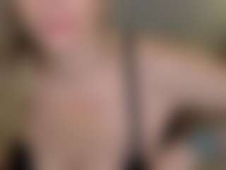 Live cam show with Brie Hunter - Blowjob on Camsoda