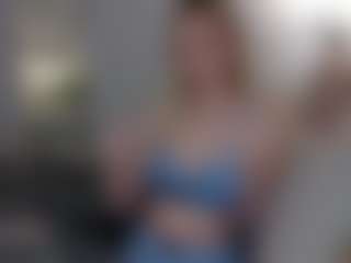 Live cam show with Brie Hunter - Lush on StripNow