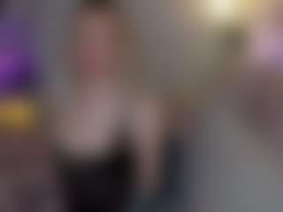 Live cam show with Brie Hunter - Spy Petite on Camversity