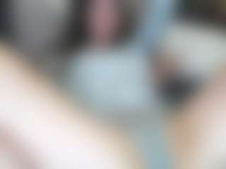 Live cam show with squirtyourface - Thin on Dolls Live