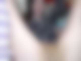 Live cam show with squirtyourface - Skinny on Camsoda