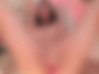 Live cam show with kendallrisex - Bedroom on SquirtSoMuch