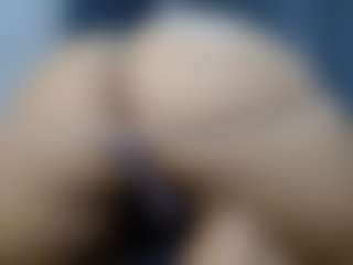 Live cam show with anny model - Oil on Camsoda