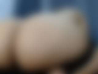Live cam show with anny model - Body Massage on Big Tits