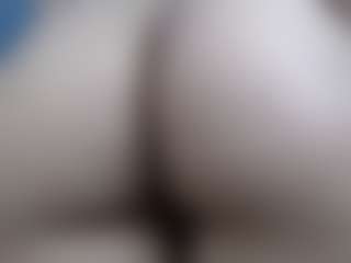 Live cam show with anny model - Deepthroat on Free Soda