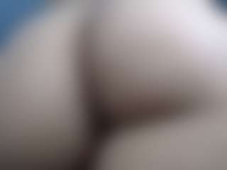 Live cam show with anny model - Athletic Tease on SmokeAndPoke