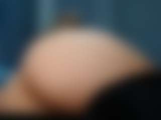 Live cam show with anny model - Ass Bouncing on parknlotfishbdy