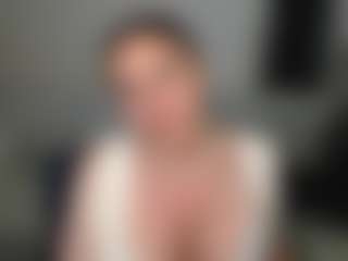 Live cam show with Carlalicious - Big Tits on AdultVida.com