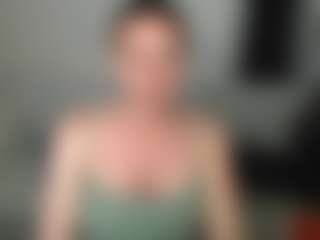 Live cam show with Carlalicious - Middle Aged on CamwithHer
