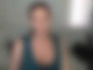 Live cam show with Carlalicious - MILF on StripNow