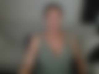 Carlalicious MILF webcam performer live streaming