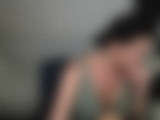 Carlalicious MILF webcam performer live streaming