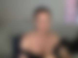 Live cam show with Carlalicious - Curvy on livesuperchat.net