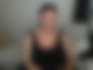 Carlalicious MILF webcam performer live streaming