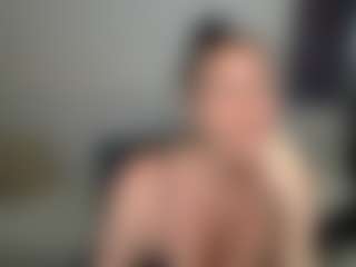 Carlalicious MILF webcam performer live streaming