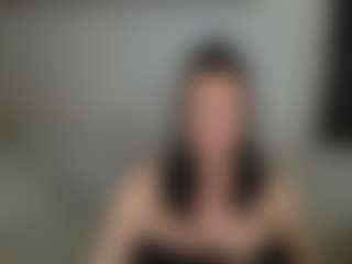 Carlalicious MILF webcam performer live streaming