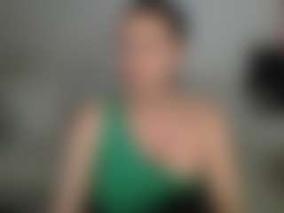 Live cam show with Carlalicious - Athletic MILF on Gym Cam Girls