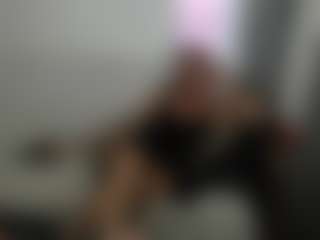 Live cam show with Carlalicious - Cuckold on Cam Slut