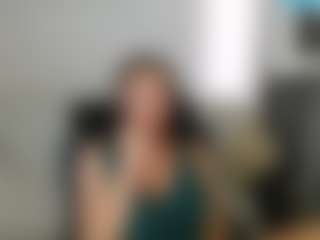 Live cam show with Carlalicious - Grey Eyes on Fit Hotties