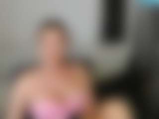 Live cam show with Carlalicious - Green Eyes on Cam Slut