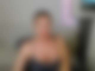 Live cam show with Carlalicious - Green Eyes on Camsoda