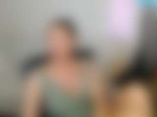 Live cam show with Carlalicious - Middle Aged on Streamer API