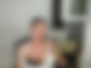 Live cam show with Carlalicious - Cosplay Curvy on Camsoda