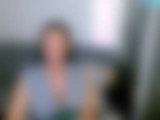 Carlalicious MILF webcam performer live streaming