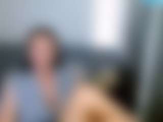 Carlalicious MILF webcam performer live streaming