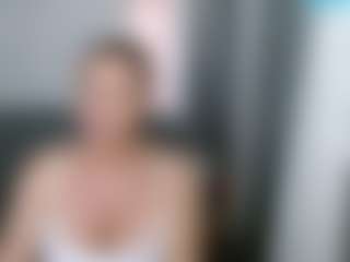 Live cam show with Carlalicious - Athletic Middle Aged on Milfs Live