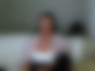 Live-camshow met Carlalicious - Fingering op Camsoda