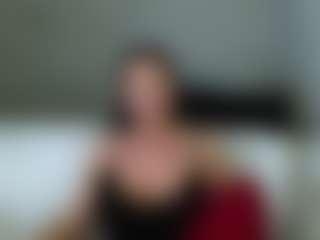 Live cam show with Carlalicious - Living Room on Camsoda