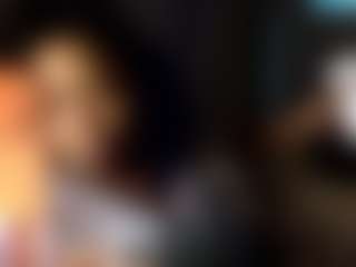 Live cam show with Chanellipsx - Ebony MILF on makecum.org