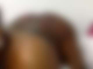 Chanellipsx MILF webcam performer live streaming