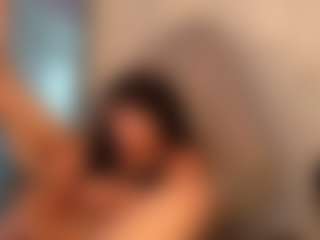 Live cam show with Butterfly Booty - Squirt on Camsoda