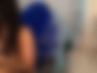 Live cam show with Butterfly Booty - Shaved Pussy Curvy on Gym Cam Girls