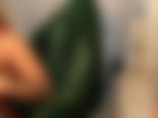 Live cam show with Butterfly Booty - Squirt on Camsoda