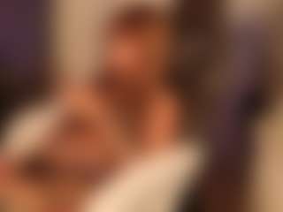 Live cam show with Butterfly Booty - Blow on Camsoda