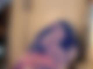 Live cam show with Butterfly Booty - Lovense Small Tits on camtv