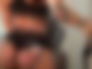 Live-Cam-Show mit Butterfly Booty - Ebony Small Tits auf Camsoda