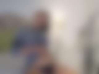 azaleiia's Live Sex Cam Show