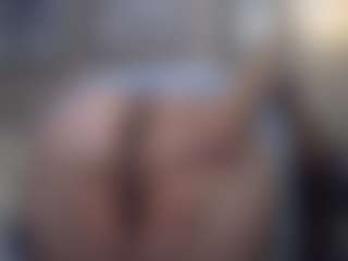 Live cam show with PrettyPennyLayne - Mature MILF on Camsoda