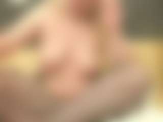 ErickaLee MILF webcam performer live streaming