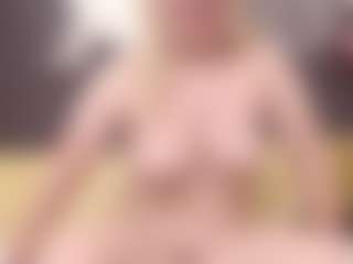 ErickaLee's Live Sex Cam Show